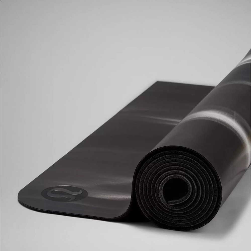 Lululemon The (Big) Yoga Mat in Black
Made With FSC-Certified Rubber